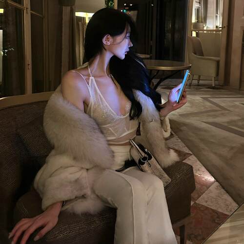性感纯欲蕾丝吊带大领挂脖两件套