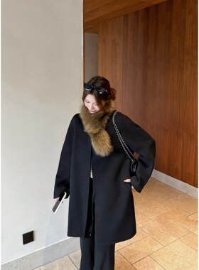 黑色短版双面尼大衣女2026秋冬毛呢外套显瘦百搭上衣+狐狸毛围脖
