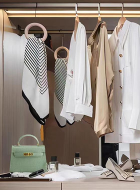 现代轻奢样板间女士卧室奶油风衣帽间摆件服饰品展厅衣橱柜装饰品