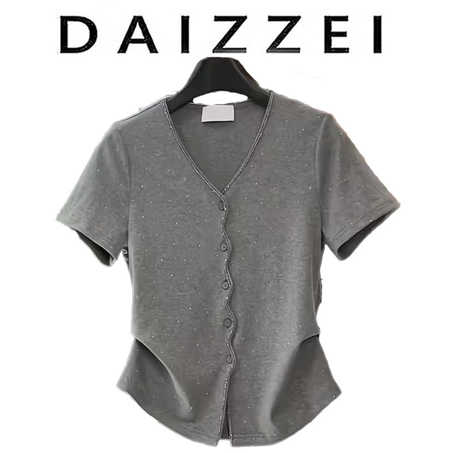 DAIZZEI~重工烫钻褶皱单排扣短袖小衫v领开衫上衣收腰显瘦t恤女