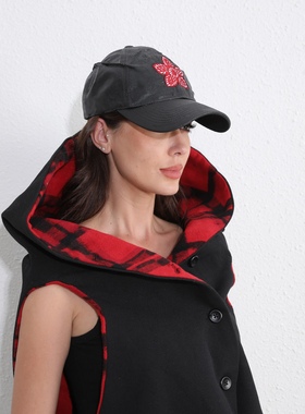 singlen 26ss Made in China暗黑涂层｜恶搞食人花造型设计鸭舌帽