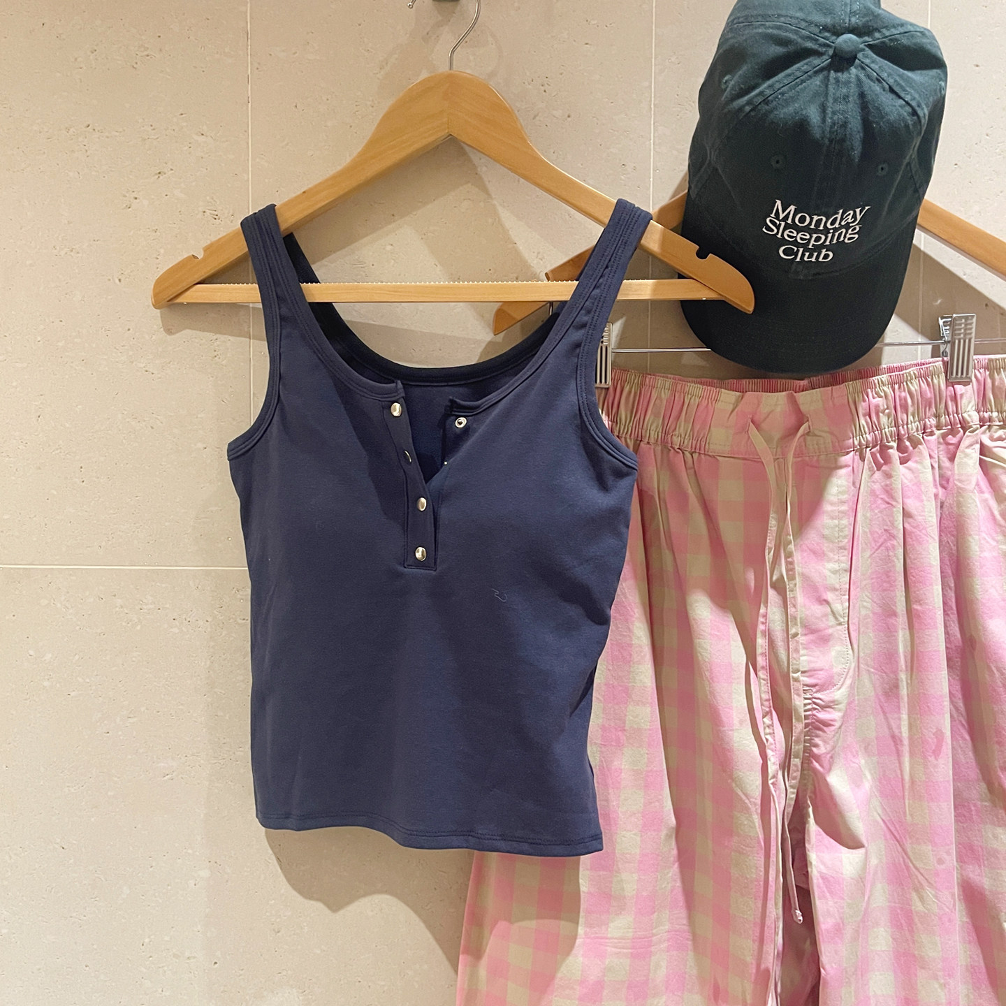 KOGIRL半纽扣基础立体杯型修身显瘦修饰副乳U型工字外穿吊带背心