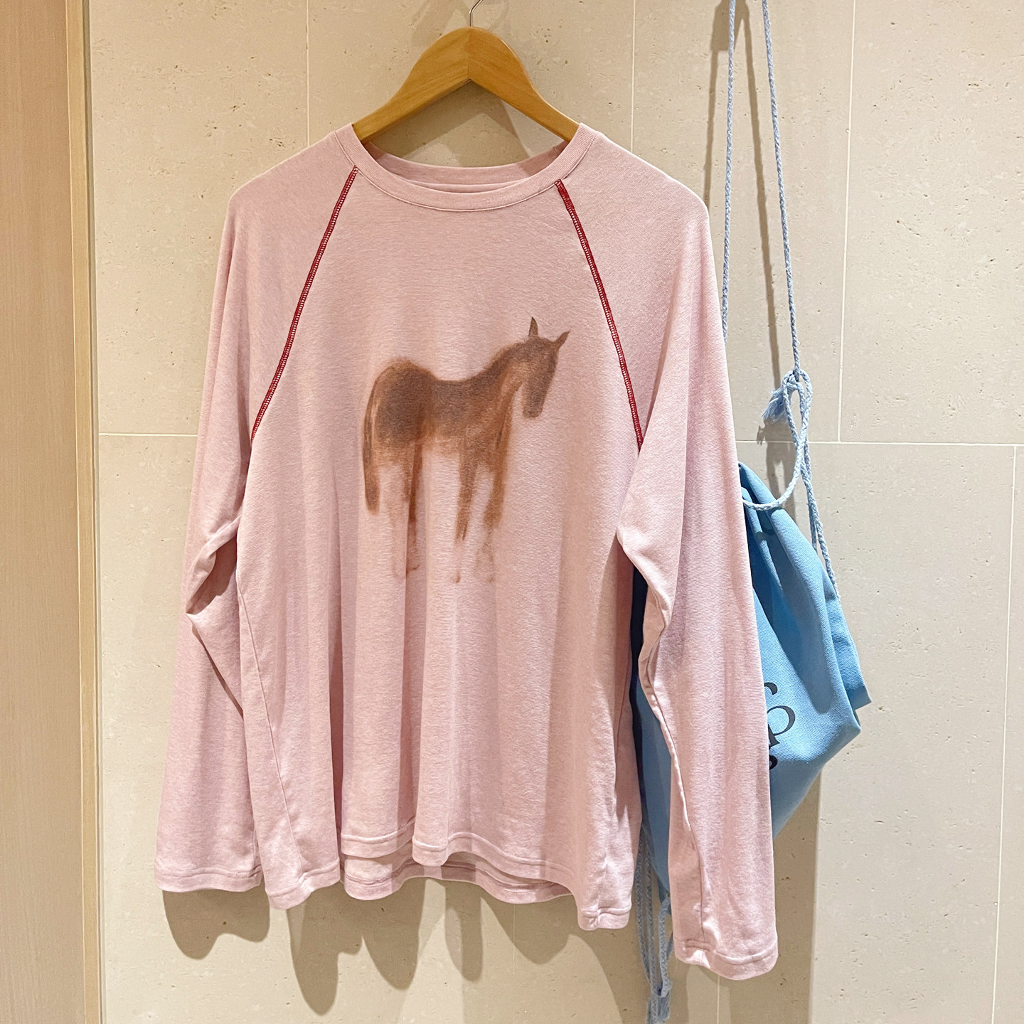 韩系东大门风小马印花插肩T恤女图片