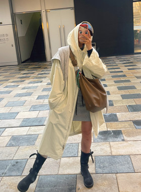 韩系博主户外休闲连帽过膝风衣女
