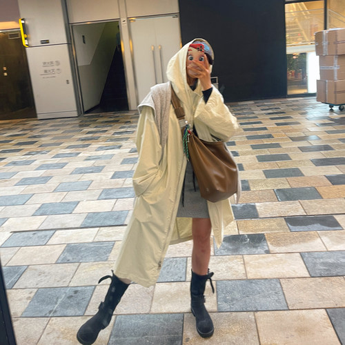 韩系博主户外休闲连帽过膝风衣女