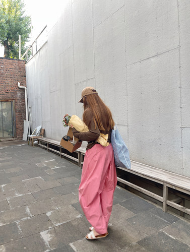 高腰空气感薄弧形阔腿休闲裤女