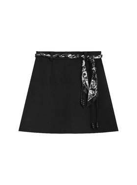 La Vague 设计感丝巾腰带A字短裙