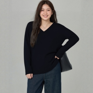 毛衣大码 女胖mm200斤早春V领正肩宽松遮肚子显瘦高级感2026年上衣