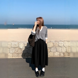 V领显瘦女装 高端胖mm大码 上衣假两件独特漂亮超好看高级感针织衫