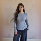 上衣2026春装 新款 女装 甜辣漂亮大码 设计感镂空性感针织衫 收腰遮肚