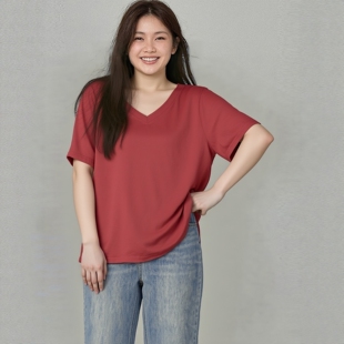 宽松藏肉遮肚子200斤胖妹妹m百搭上衣 深V领全棉T恤短袖 特大码 女装