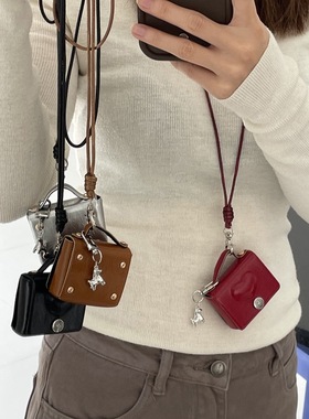 博主同款秋冬迷你小皮包吊坠项链小众高级时尚包包挂件视频毛衣链