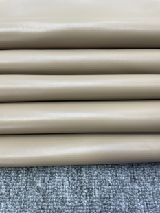 H443厚度0.9mm进口头层奶杏色羊皮平纹手感微软5张一起卖