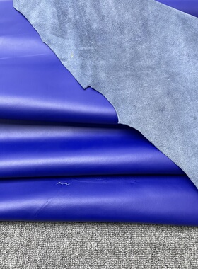 H505厚度1.3mm进口头层宝蓝色平纹牛皮 手感微挺（中间有疤