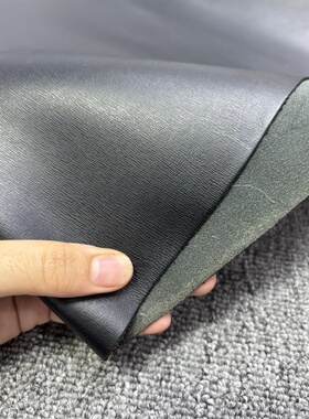 E327进口黑色小细纹牛皮厚度1.3mm手感中挺26.5平方英尺*6=185