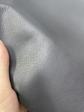 H309厚度0.8mm进口头层黑色山羊皮手感微挺 每张4-5平方英尺共5张