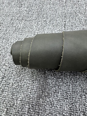 E380进口头层深绿色油蜡疯马牛皮手感稍软厚度1.65mm