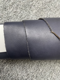 E962进口头层深蓝色植鞣MBOX纹牛皮手感微挺厚度1.4mm