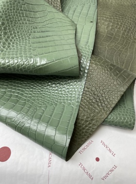 H710厚度0.8mm进口头层意大利托斯卡纳墨绿色鳄鱼纹牛皮 手感微软