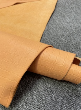 E334进口头层淡橙色鳄鱼纹牛皮手感微软厚度1.1mm15平方英尺*5=75