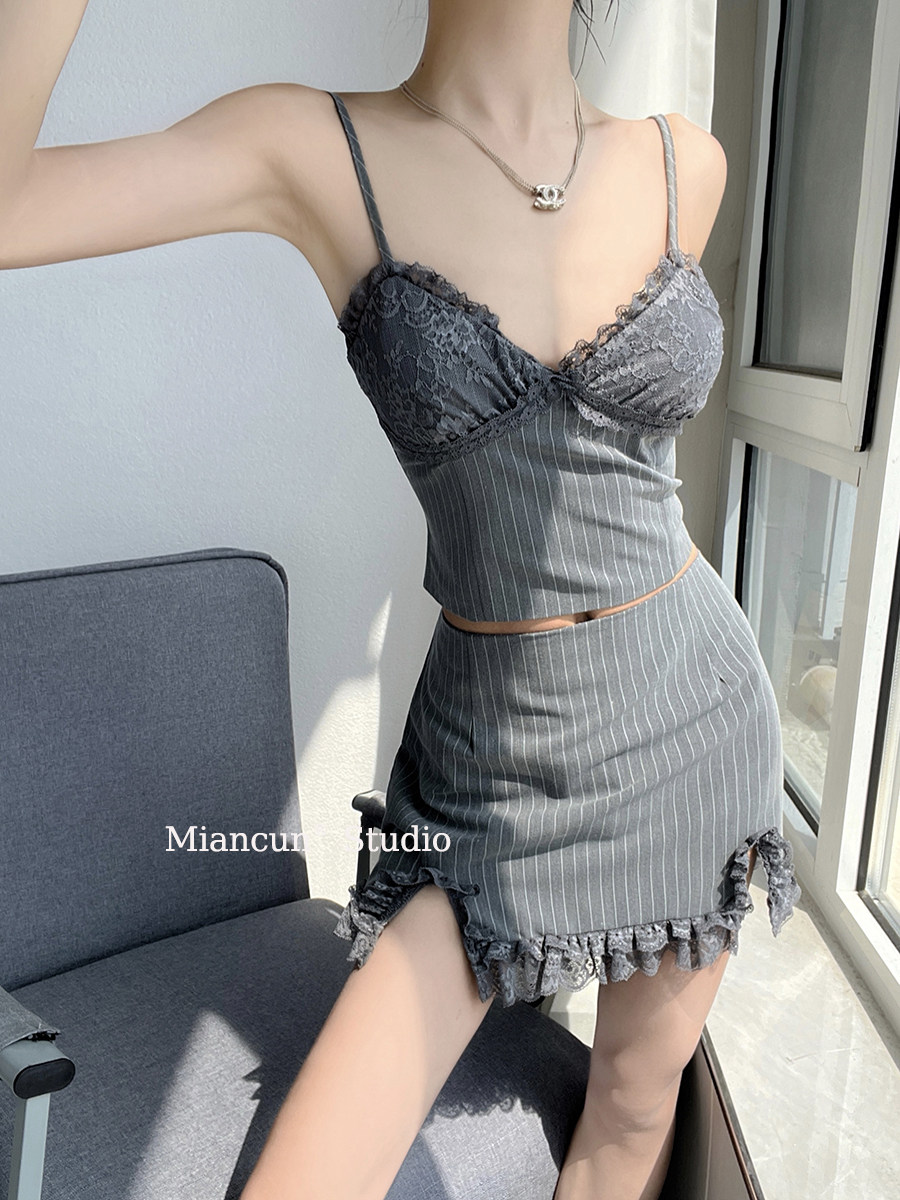 棉村 性感御姐范高级灰条纹蕾丝裹胸吊带上衣女束腹短裙高腰套装