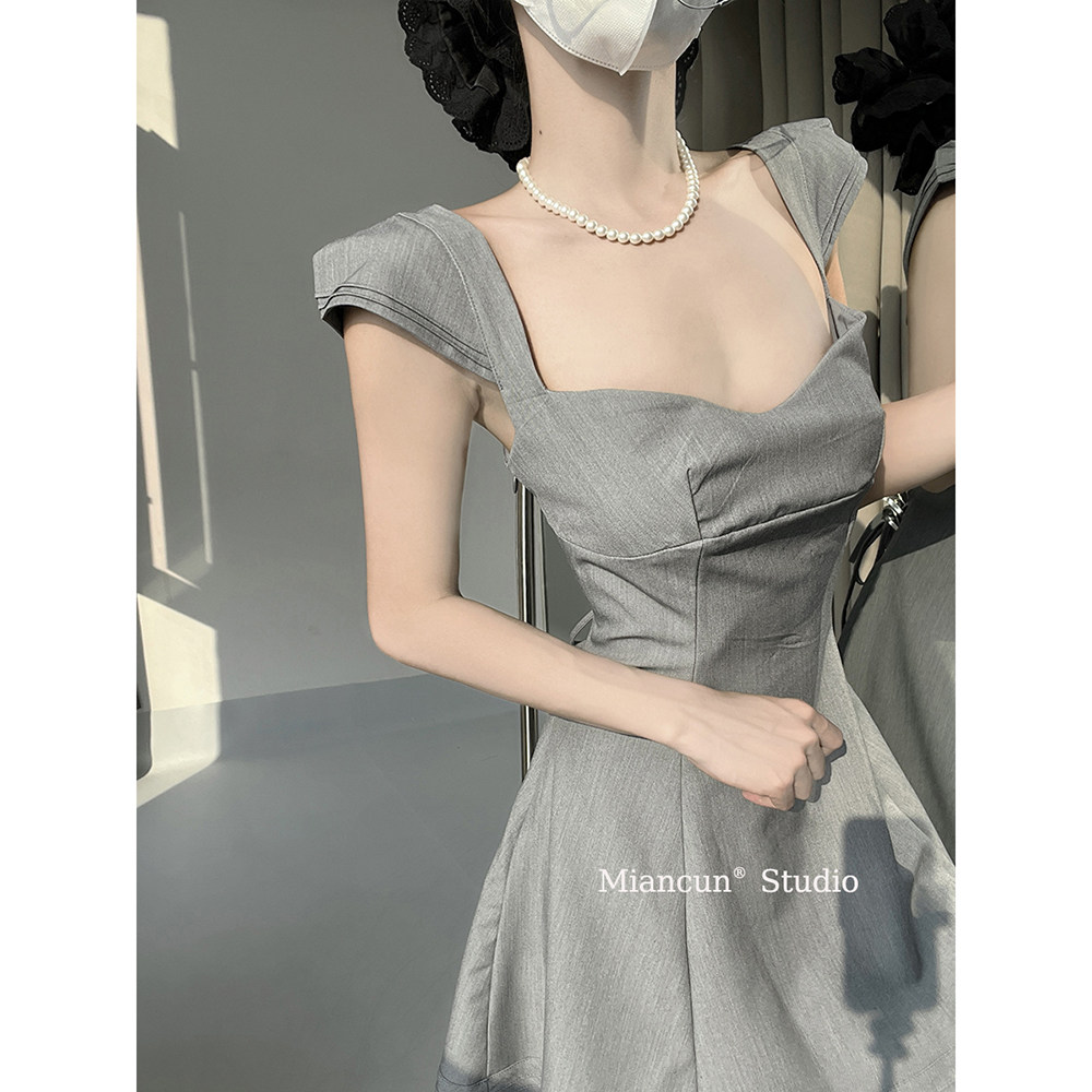 束腰法式方领低胸气质灰色迷你短裙女露背绑带短款蓬松裙摆连衣裙