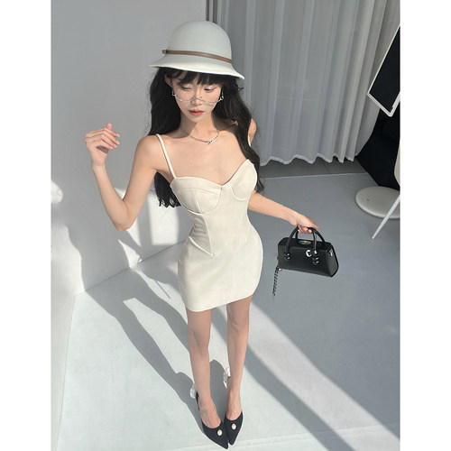 MianCun性感辣妹风挂脖吊带抹胸连衣裙女修身气质带胸垫包臀短裙