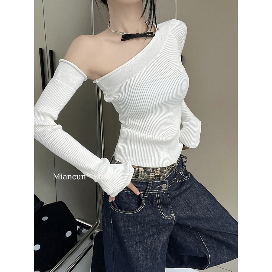 纯欲性感斜肩露肩针织衫女