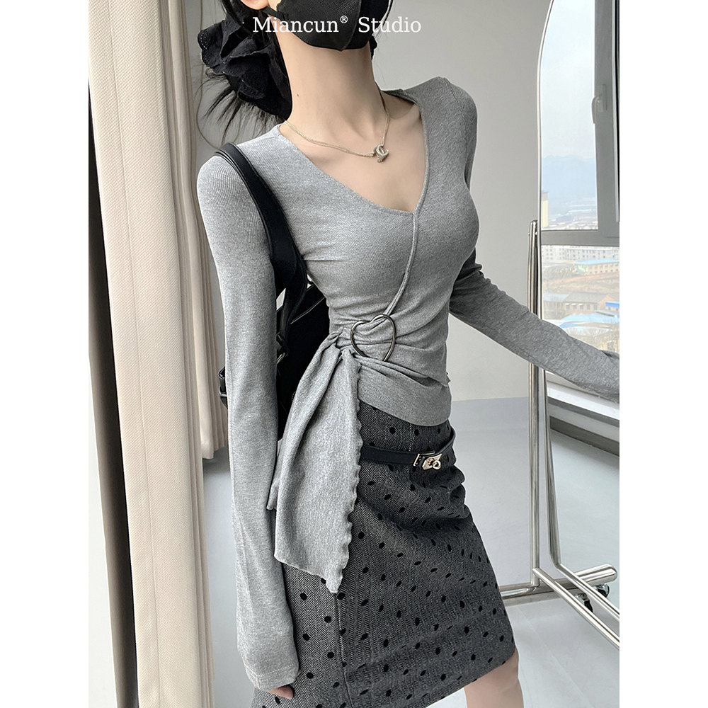 MianCun撩动心弦性感V领上衣女收腰打底衫春夏新款设计感长袖T恤