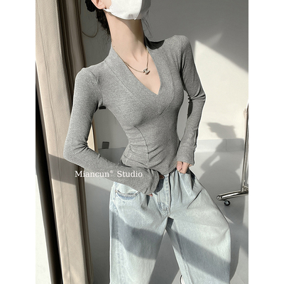 纯欲超显身材v领修身微喇叭袖T恤