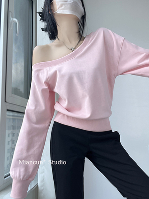 设计感斜领露肩两穿套头卫衣女春秋新款慵懒风宽松不对称长袖上衣