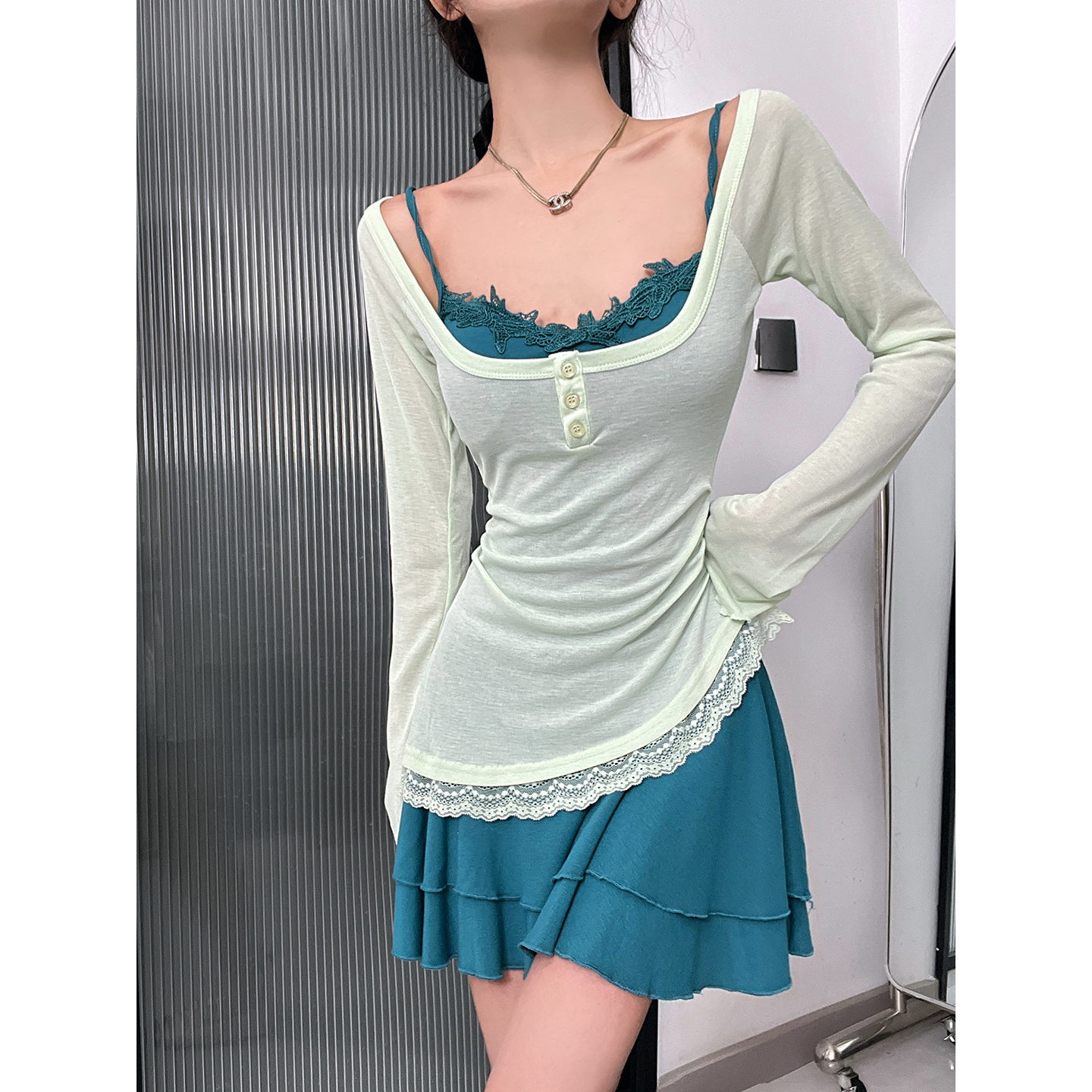 纯欲真两件蕾丝连衣裙女秋季设计感长袖罩衫t恤收腰吊带裙两件套