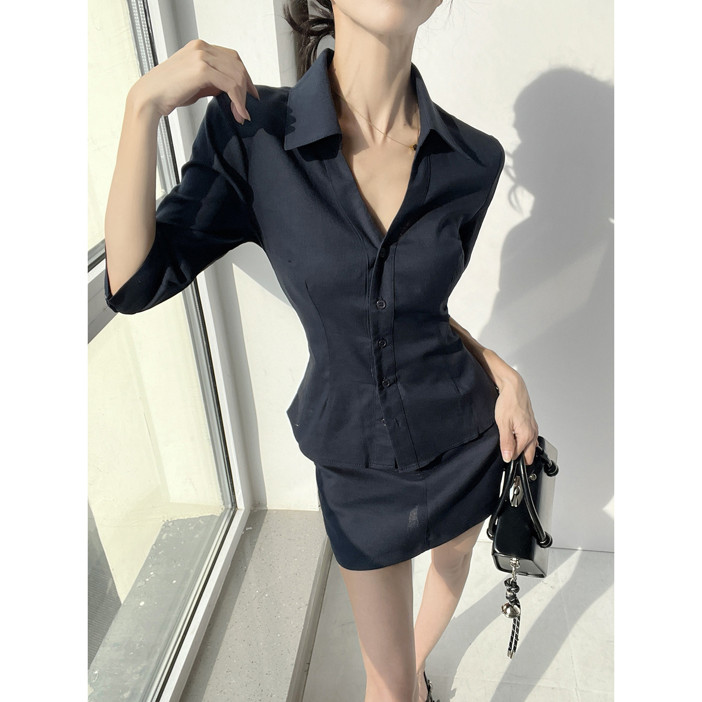 高级感藏青亚麻翻领衬衫半身短裙女春季收腰微透设计感显瘦套装