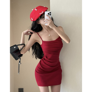 MianCun法式 收腰褶皱度假显瘦a字短裙女 气质肌理感吊带连衣裙夏季