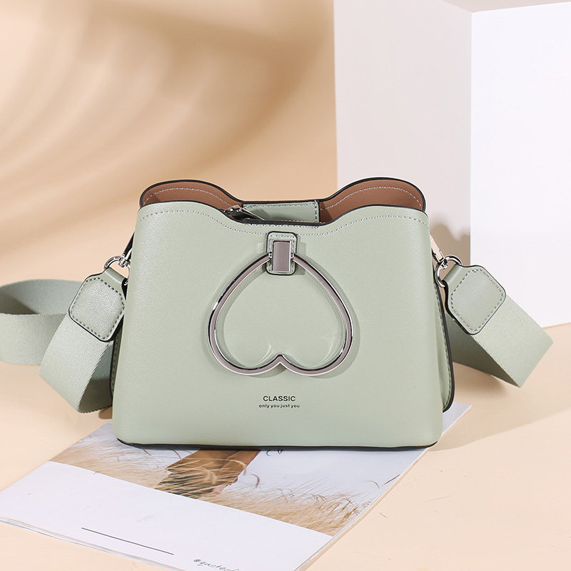 小ck包包2020新款潮时尚网红水桶包斜挎包女百搭ins手提单肩女包