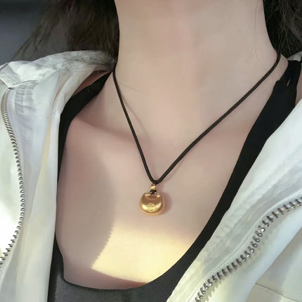 网红同款胖福小金坨吊坠项链女轻奢气质高级感黑色绳子锁包锁骨链
