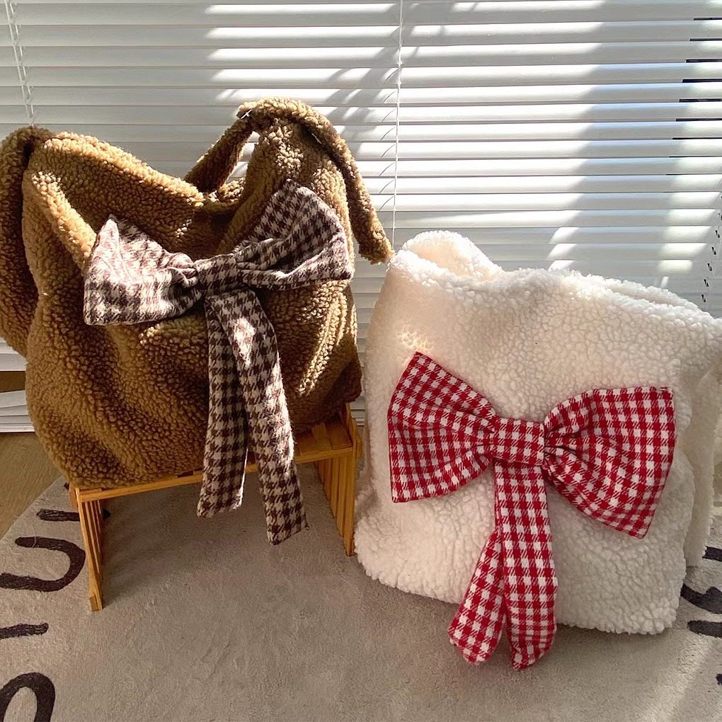 2025秋冬新款斜挎单肩包韩系ins风蝴蝶结毛绒包羊羔毛学生帆布包