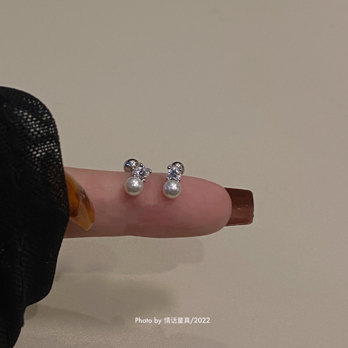 925纯银珍珠螺纹耳骨钉高级感