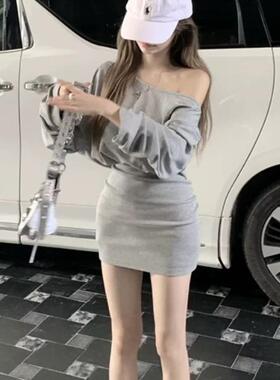 秋冬灰色法式长袖卫衣连衣裙女2024新款赫本风纯欲小个子包臀短裙