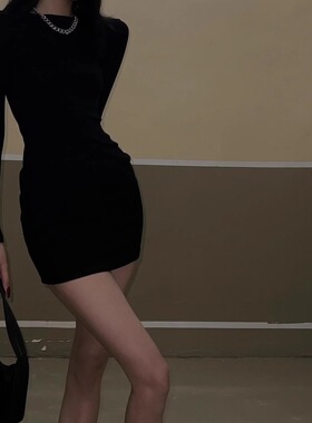 2024新款黑色长袖针织连衣裙女秋冬法式赫本风内搭辣妹打底包臀裙