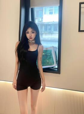 黑色独特别致连体衣裤女夏季2024新款美式辣妹百搭瑜伽休闲短裙裤