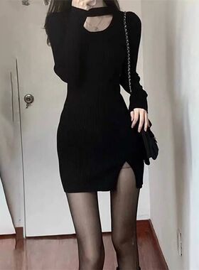 黑色法式搭配黑丝针织长袖连衣裙秋冬季设计感小众甜辣包臀短裙女