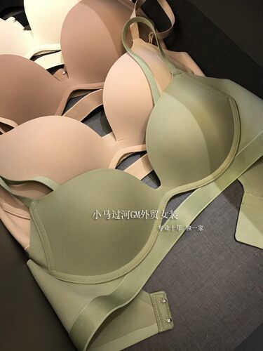 光面舒适缕空设计无痕聚拢