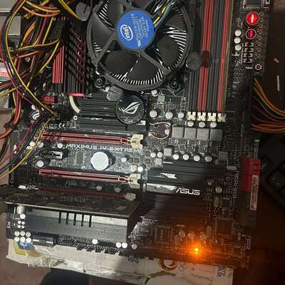 维修包邮华硕MAXIMUS IV EXTREME国度Z68主议价