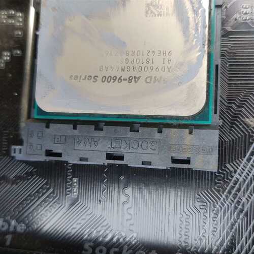 维修技嘉AMD主板一块。型号GA-A320M-S2H。主议价