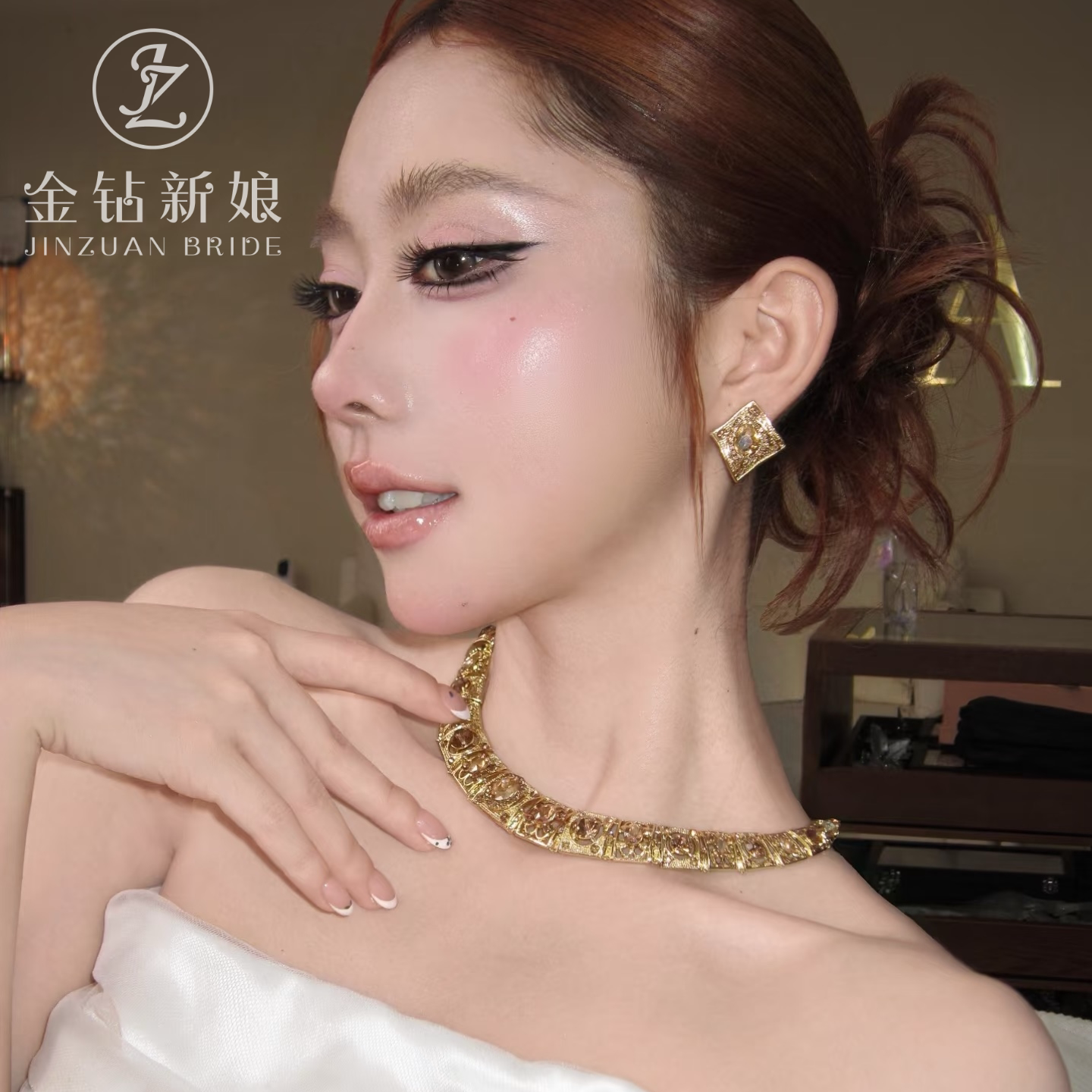 复古金色浮雕项圈耳环套装新娘主纱晚宴跟妆轻奢高级感婚纱配饰