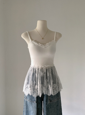 白色蕾丝花边吊带女秋季新款修身辣妹内搭打底独特别致上衣