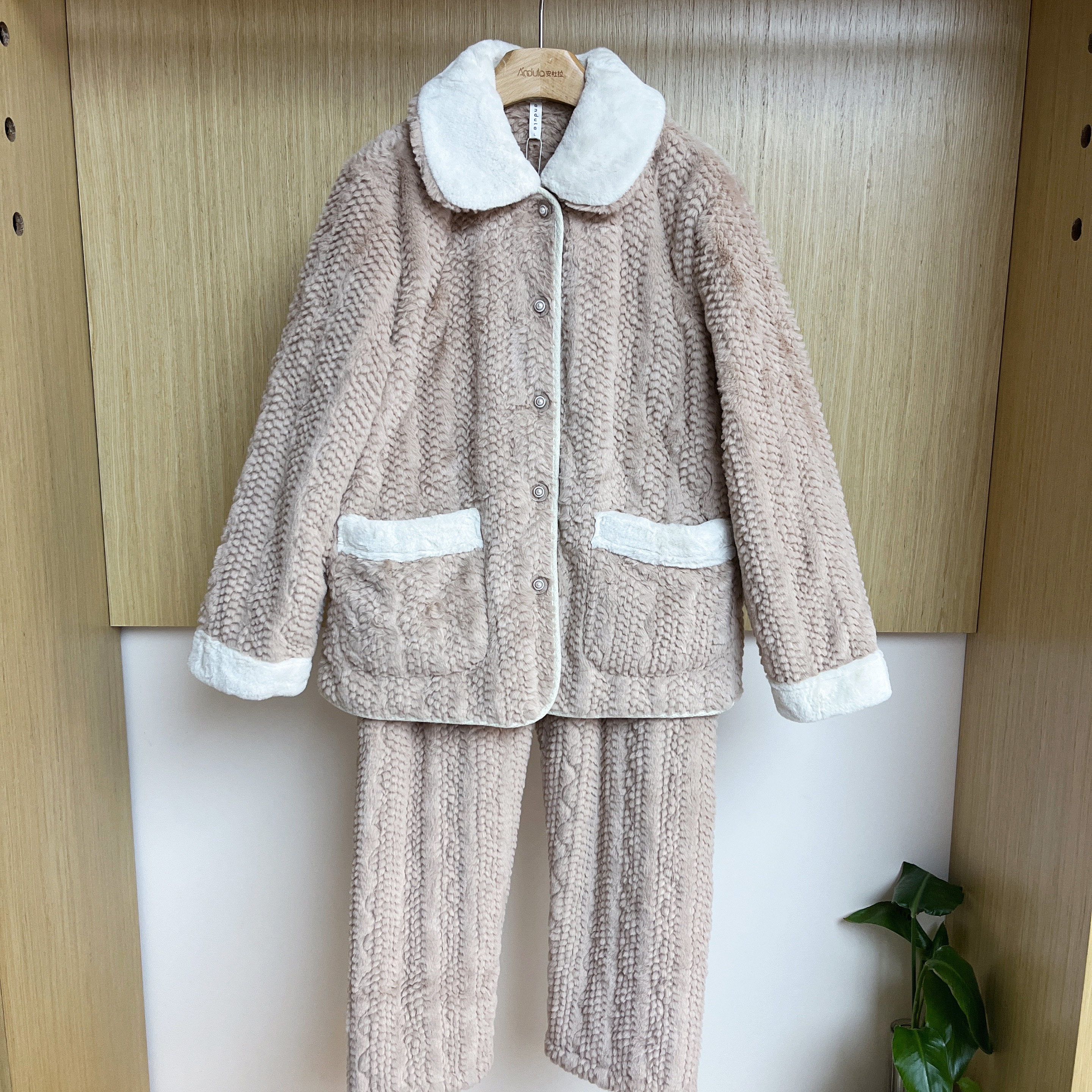 安杜拉 冬季女款兔绒加厚加绒夹睡衣/家居服套装