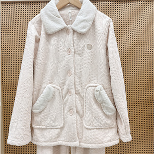 多拉美 秋冬女士纯色牛奶绒复合绒柔软翻领加绒睡衣家居服N53205