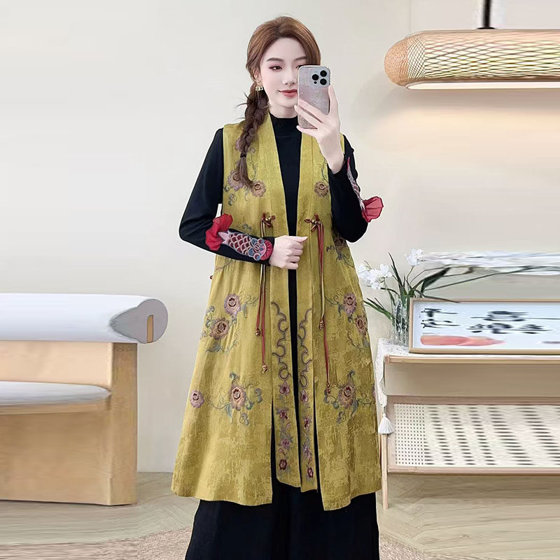 2026春新款中国风V领锦缎提花马甲重工流苏刺绣中长款显瘦背心女